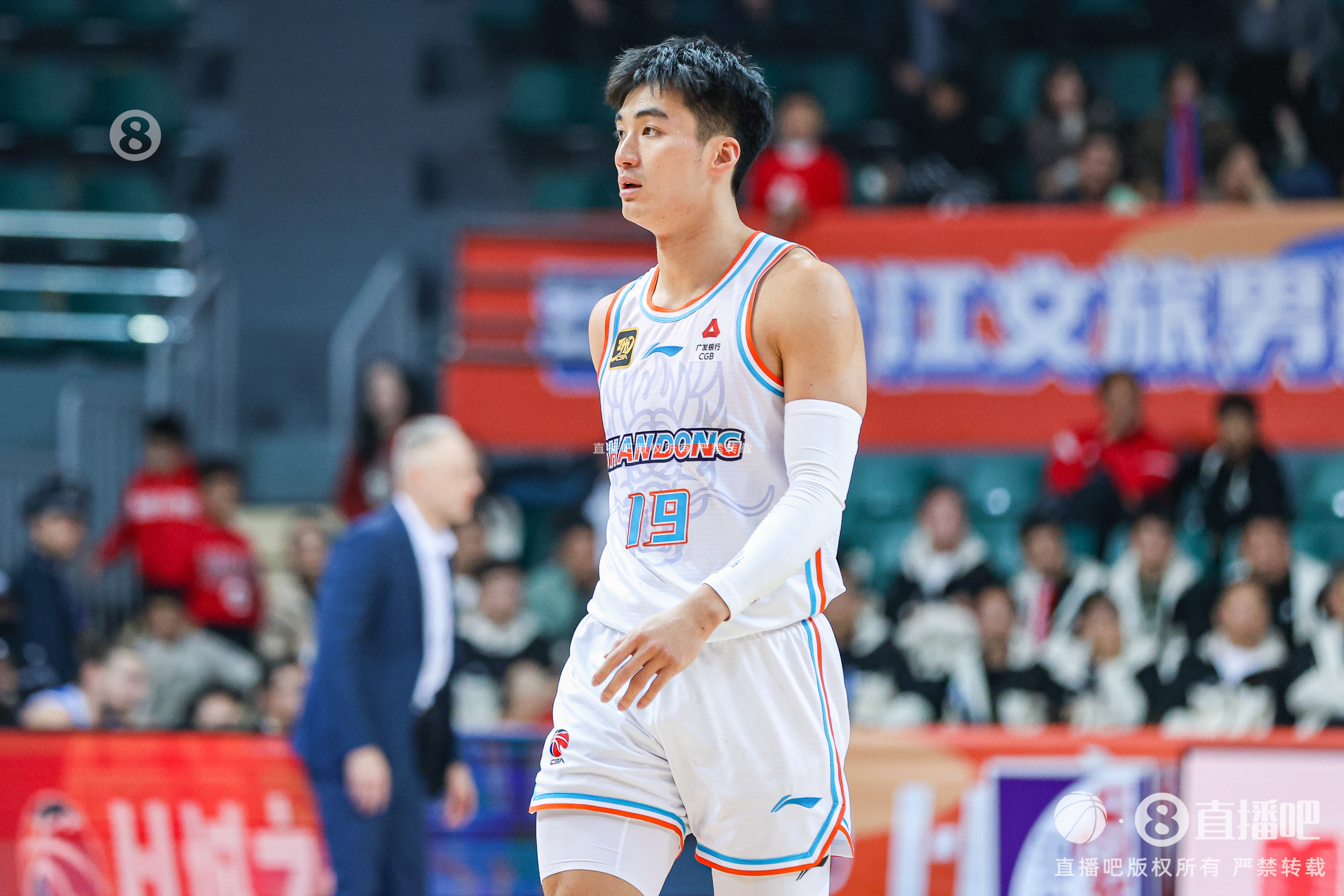 pp电子试玩-媒体人：山东VS北京最后90秒激烈紧张但不精彩 本土球员菜鸡互啄