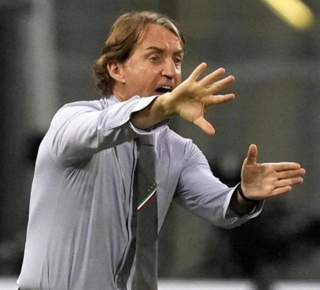 pp电子-曼奇尼：意大利新人表现让我惊讶 小唐还有9根手指